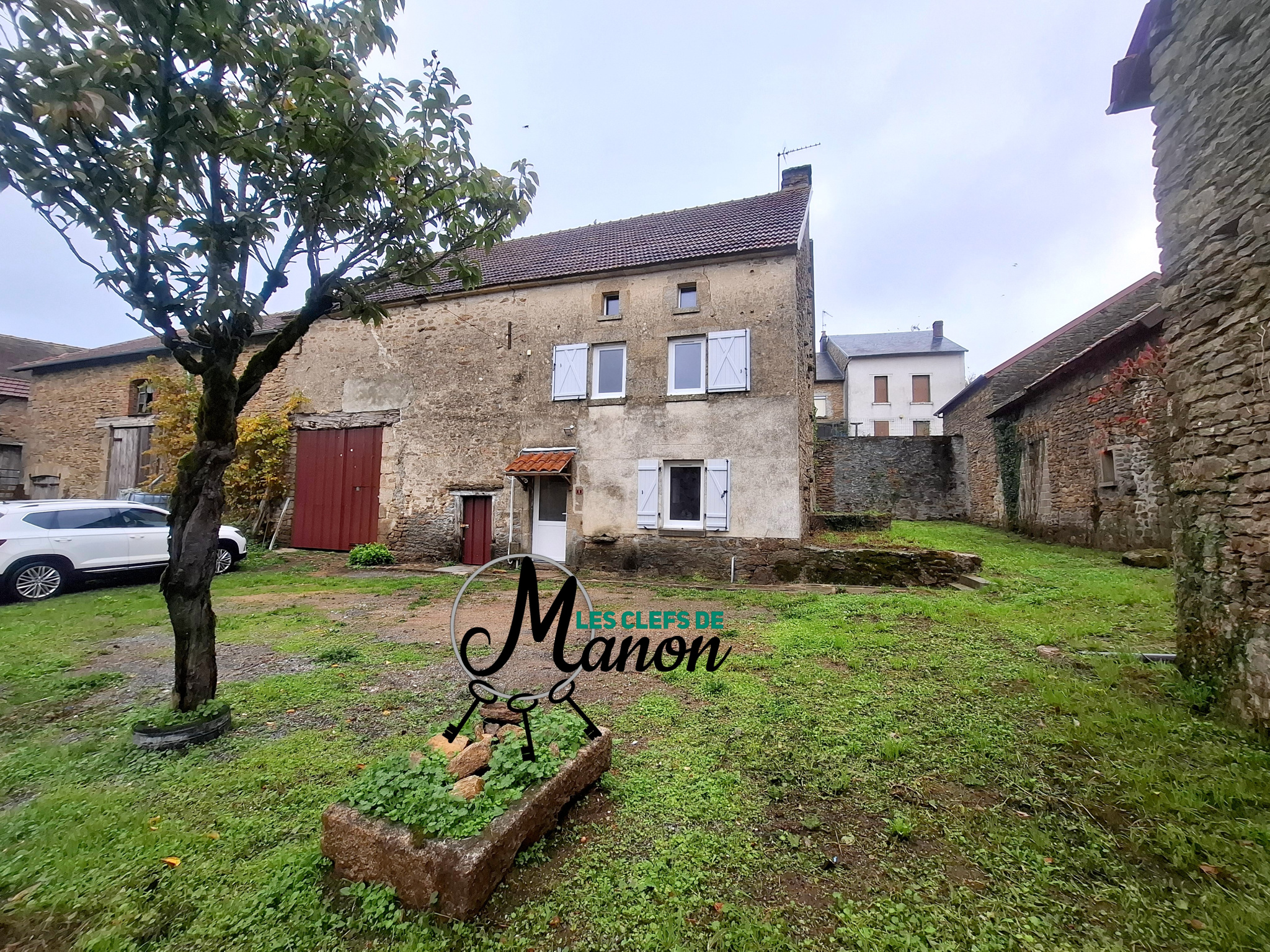 Maison 2 CHAMBRES avec jardin à louer à FOLLES