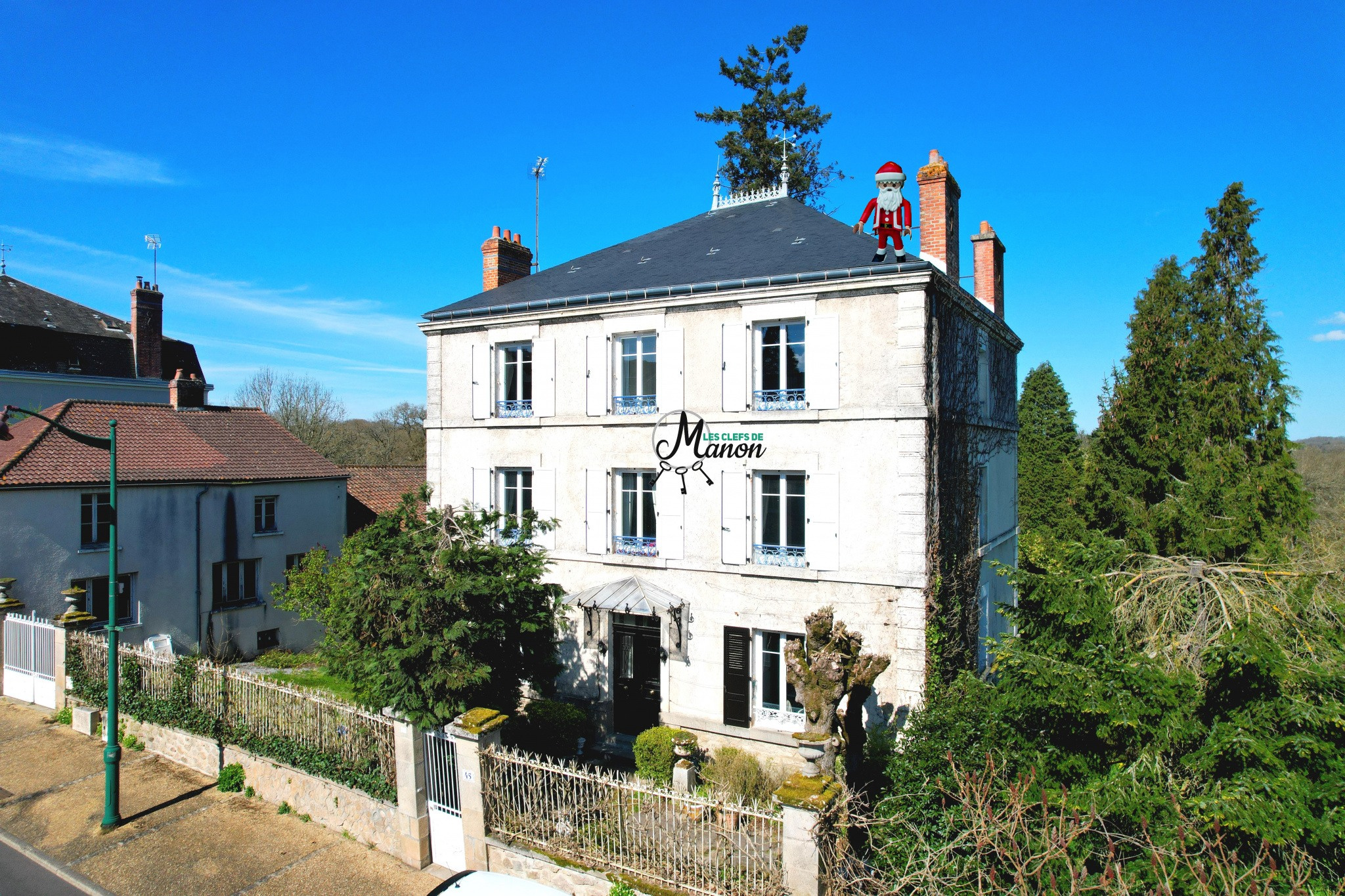 MAISON DE MAÎTRE, 8 CHAMBRES BOURG DE BESSINES-SUR-GARTEMPE