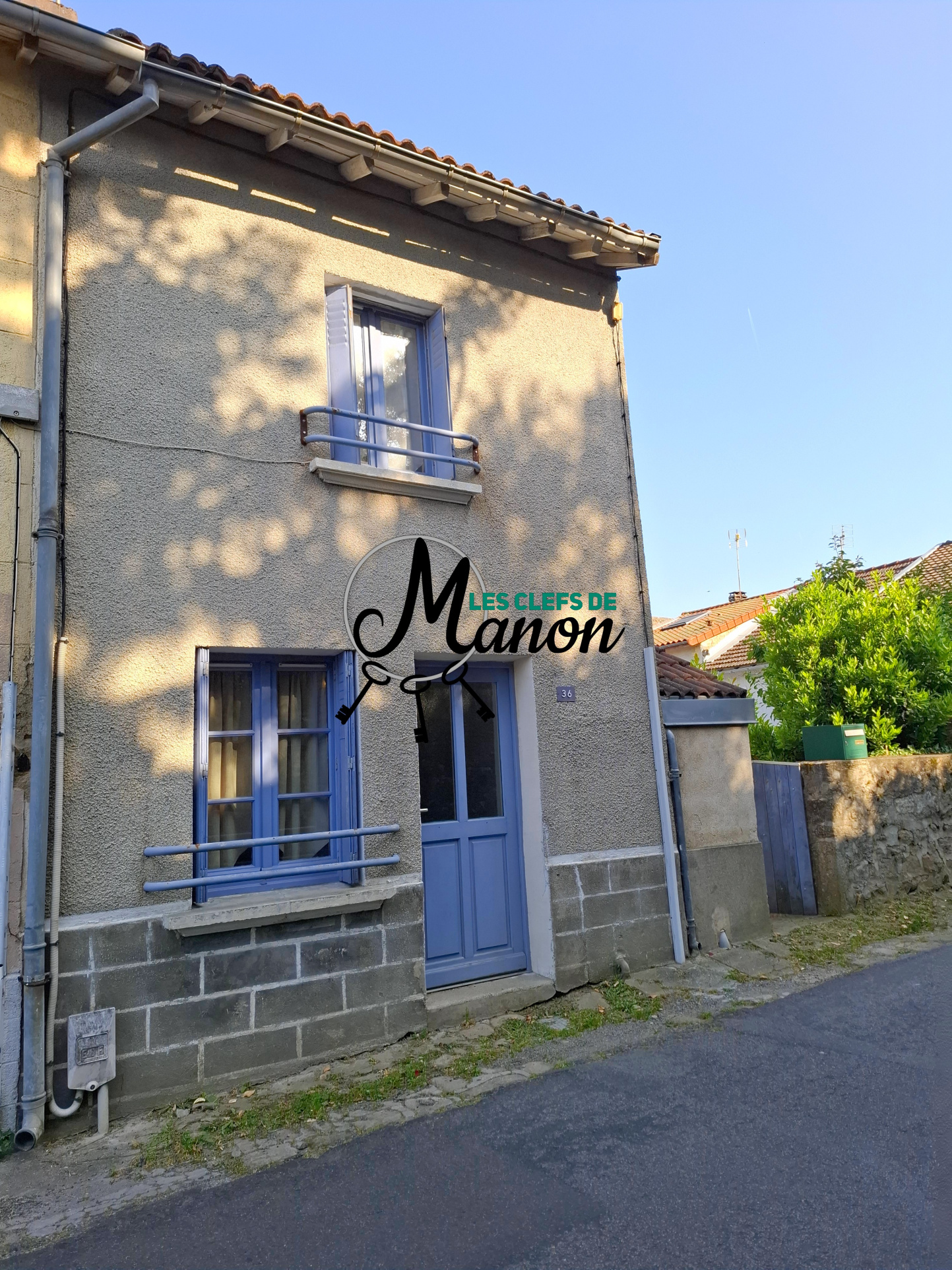 Charmante maison 1 chambre proche à pieds du bourg de CHATEA