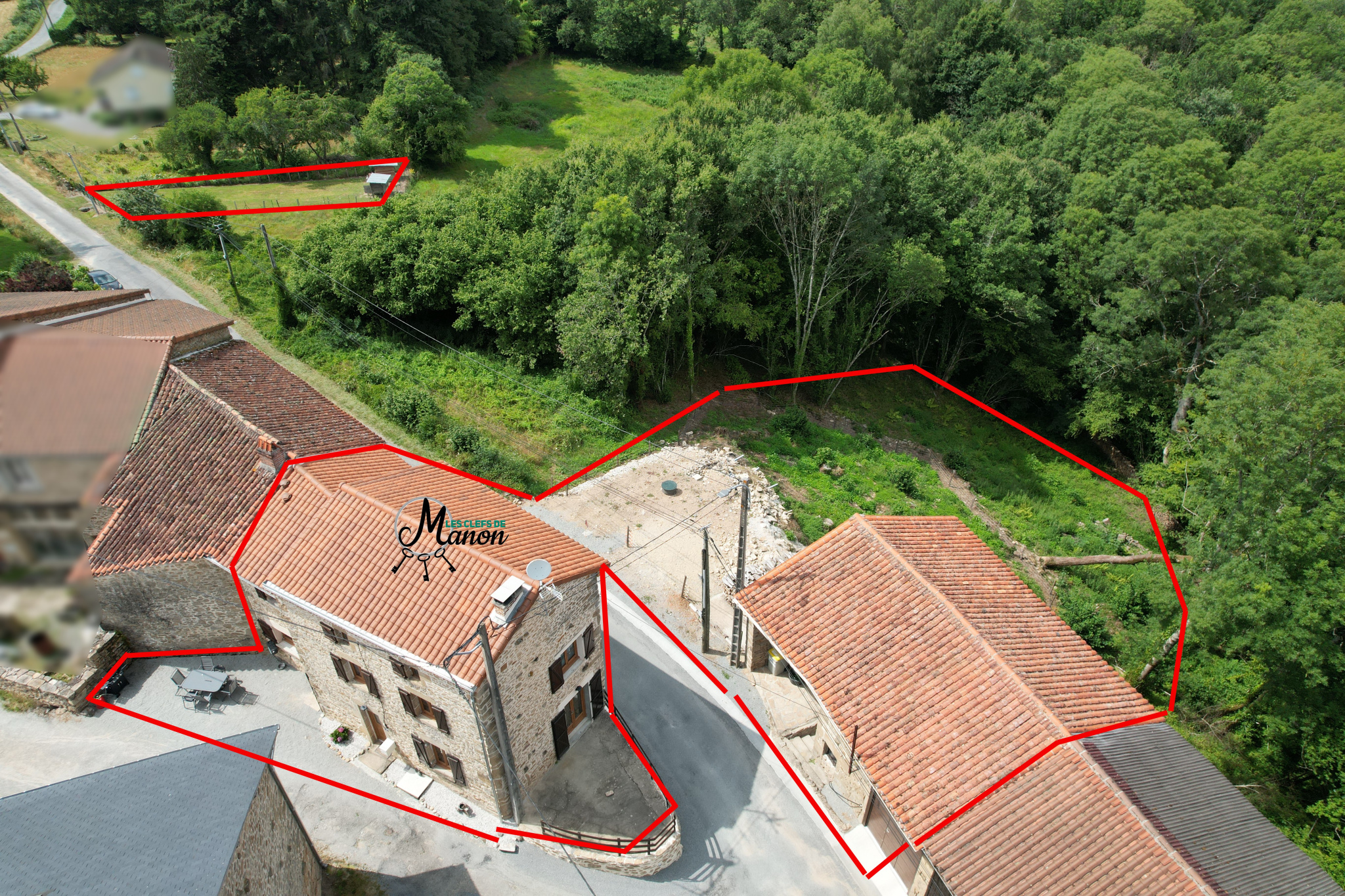 Maison 106m2 + deuxième maison, grange et terrain 