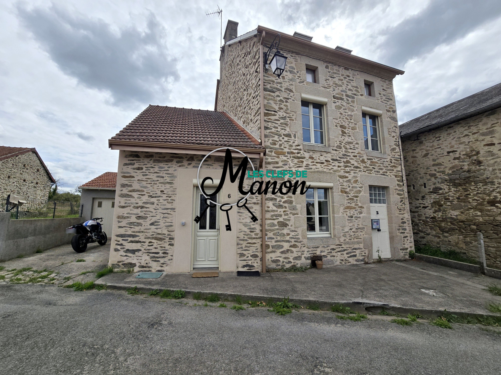 Maison 3 chambres sans travaux à LAURIERE 87370